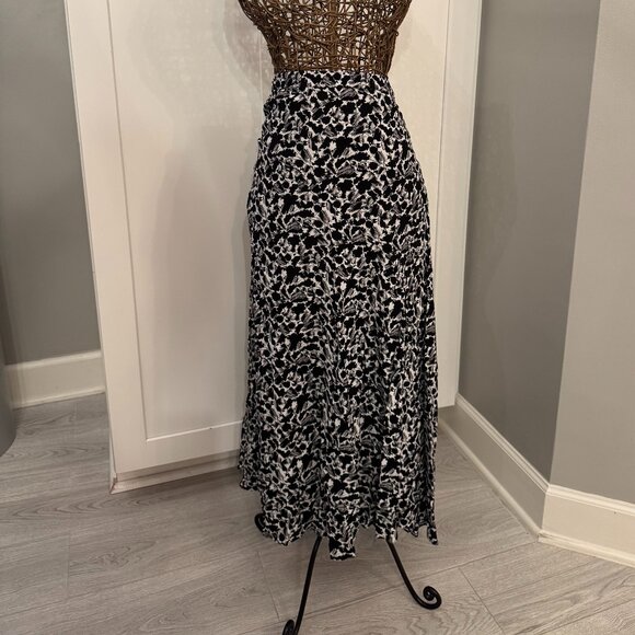 Madewell | Side-Slit Midi Skirt in Floral Crepe | Black Multi | Size 10 (NWOT) - Picture 1 of 3